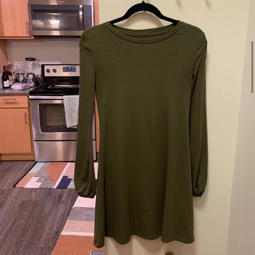 Dress Size: XS but fits like Small